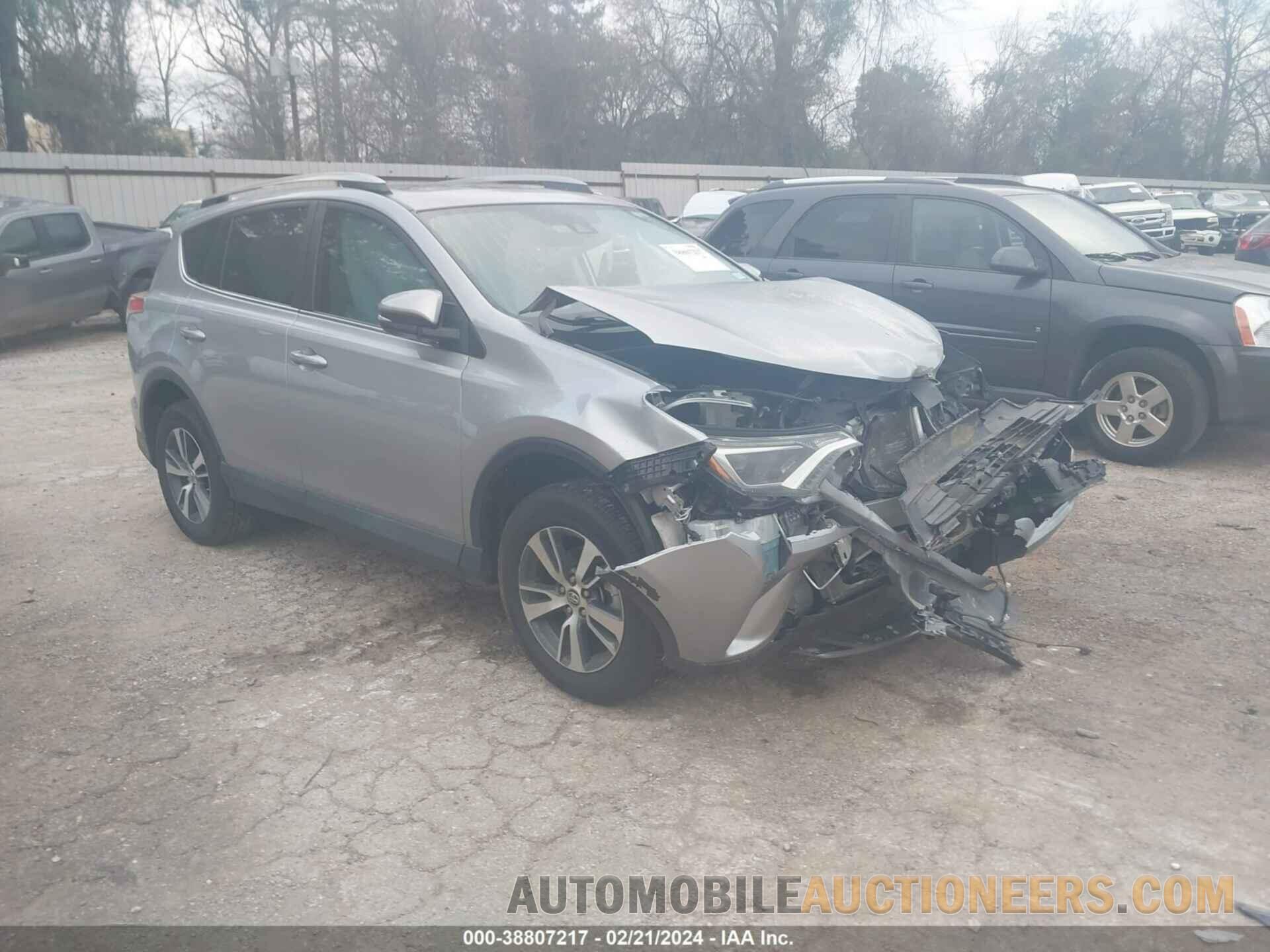 2T3WFREV5JW422814 TOYOTA RAV4 2018