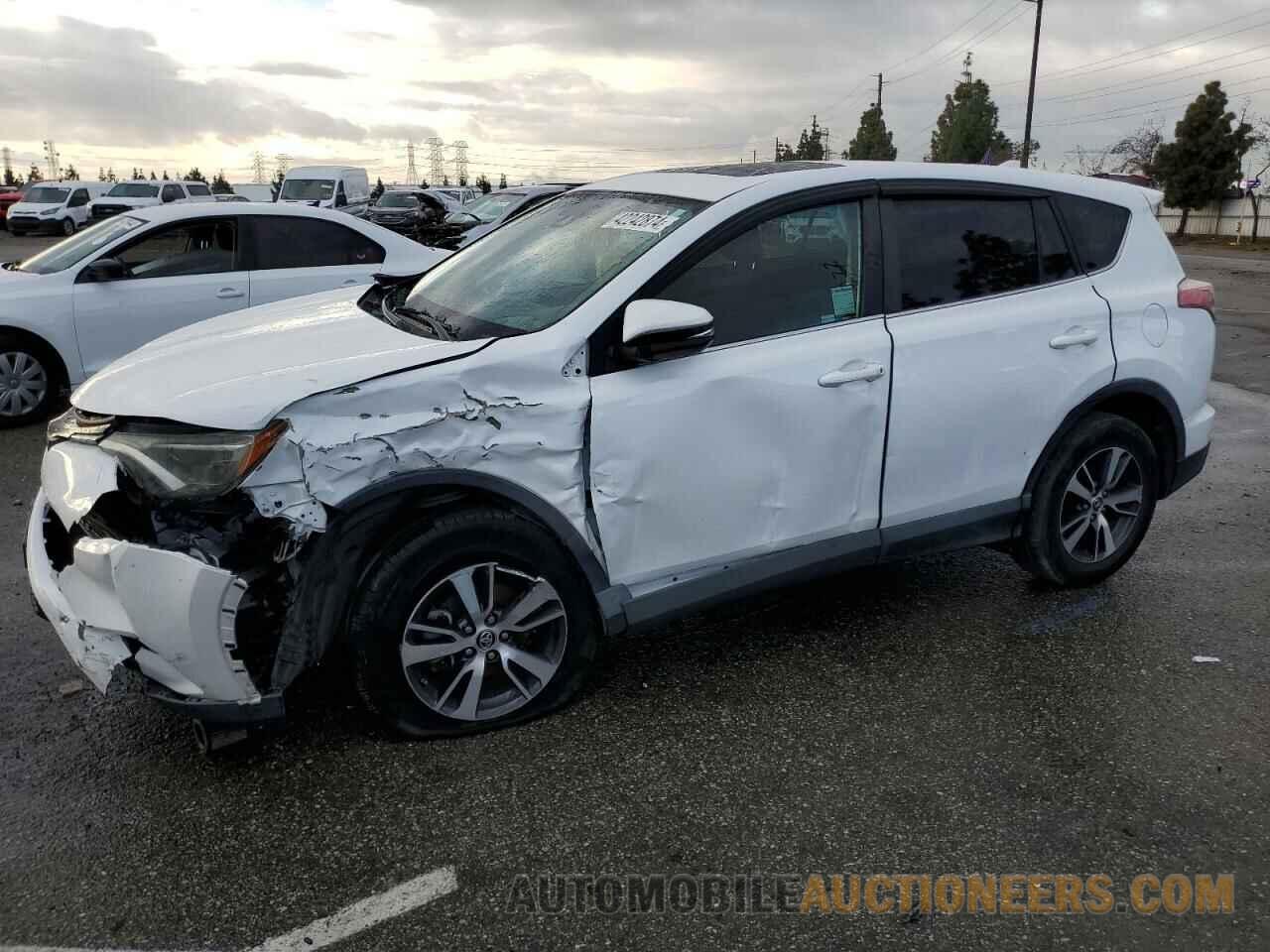 2T3WFREV5JW476257 TOYOTA RAV4 2018