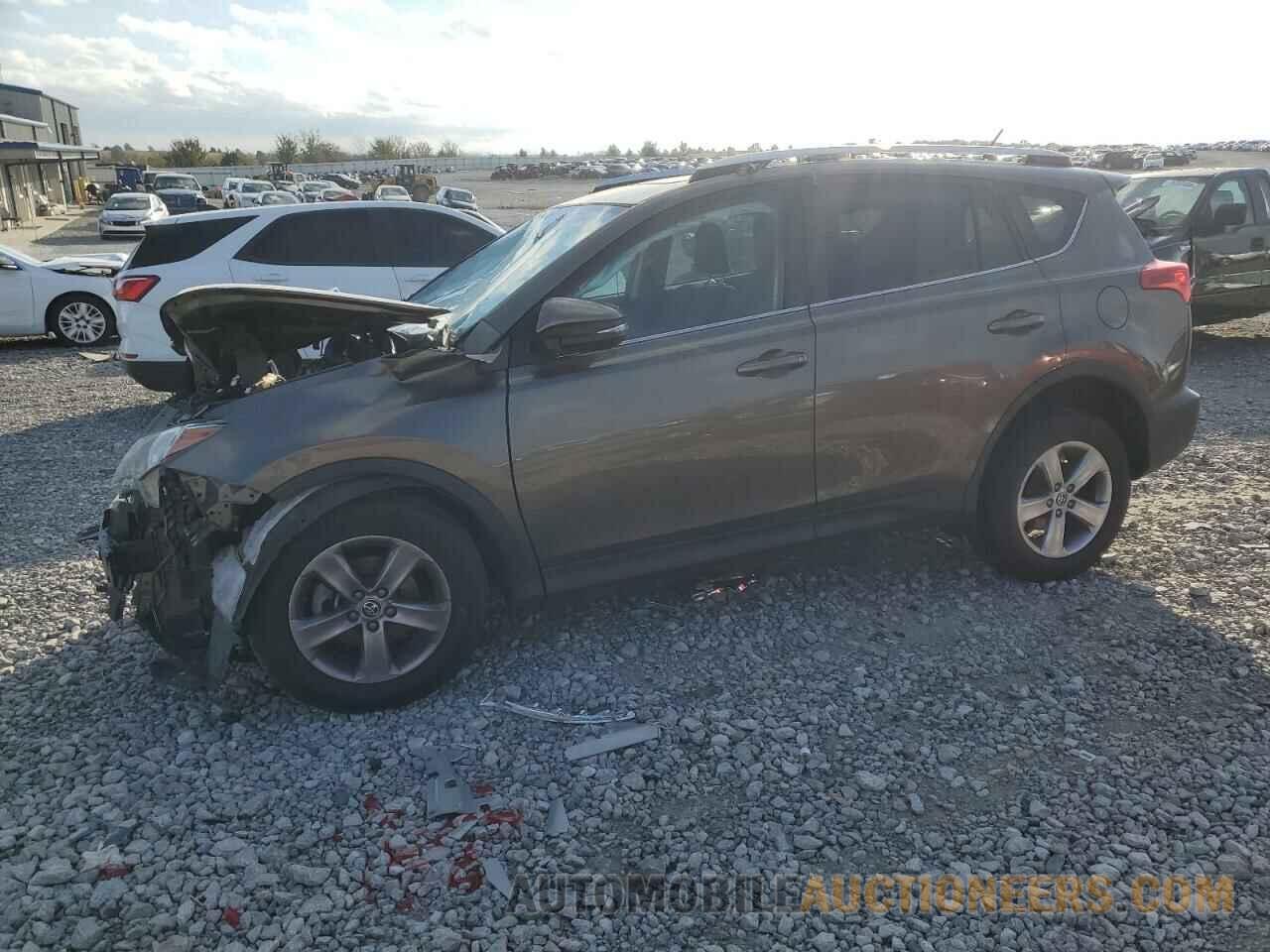 2T3WFREV6FW131424 TOYOTA RAV4 2015