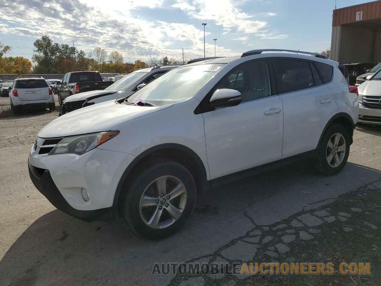 2T3WFREV6FW147638 TOYOTA RAV4 2015