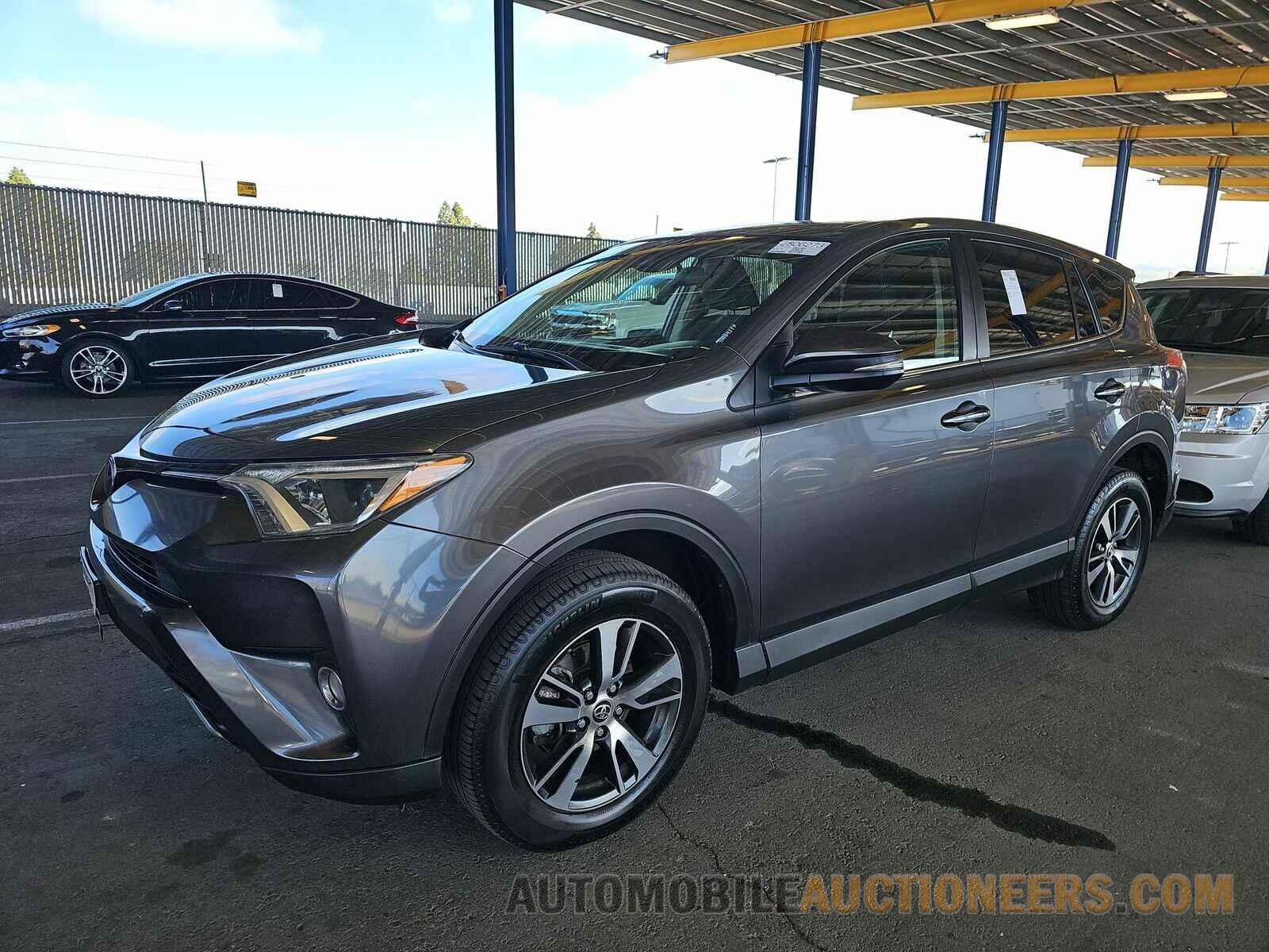 2T3WFREV6JW469785 Toyota RAV4 2018