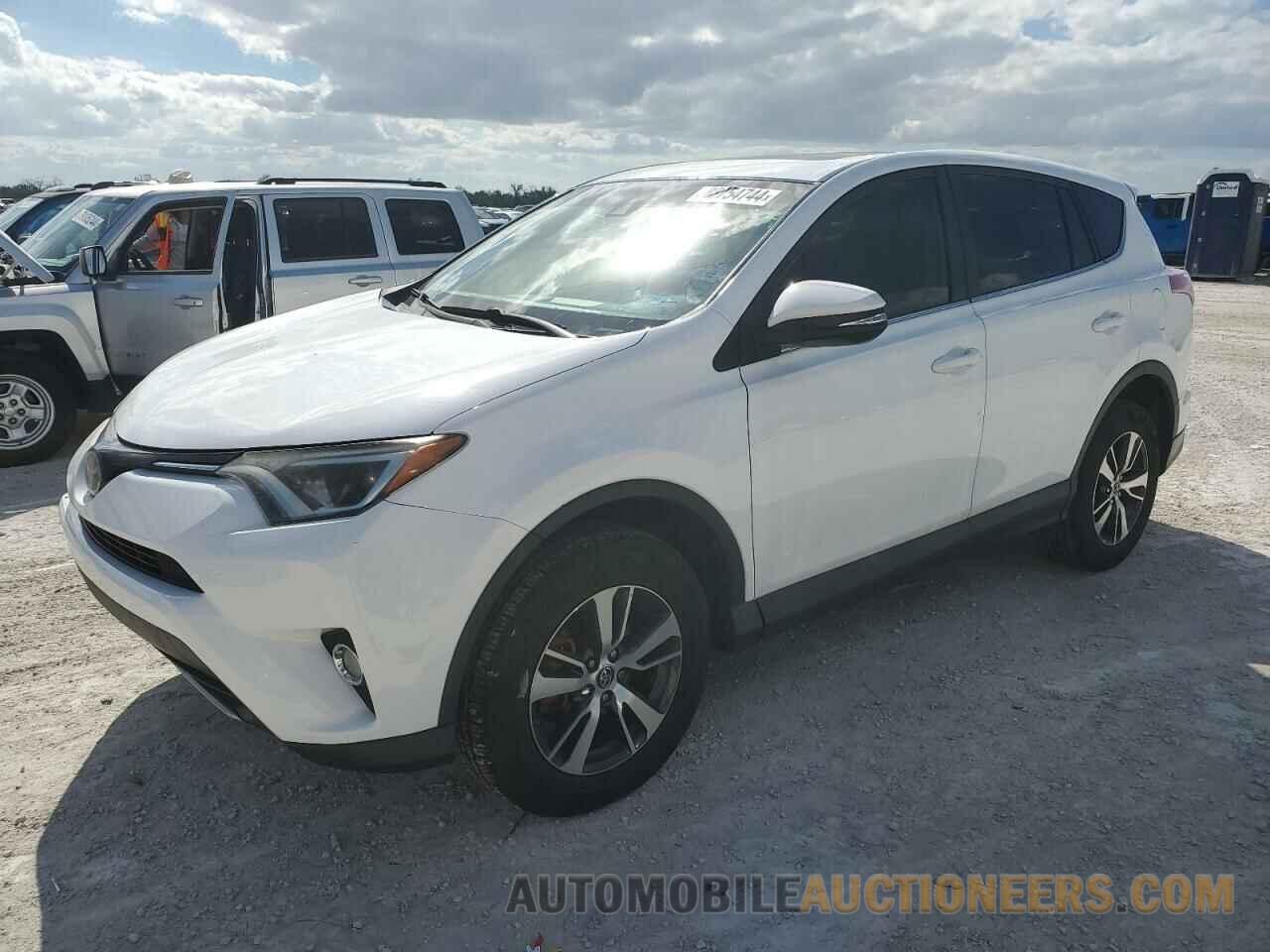 2T3WFREV6JW514692 TOYOTA RAV4 2018