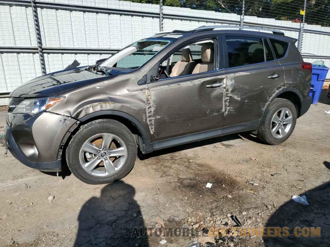 2T3WFREV7FW188392 TOYOTA RAV4 2015