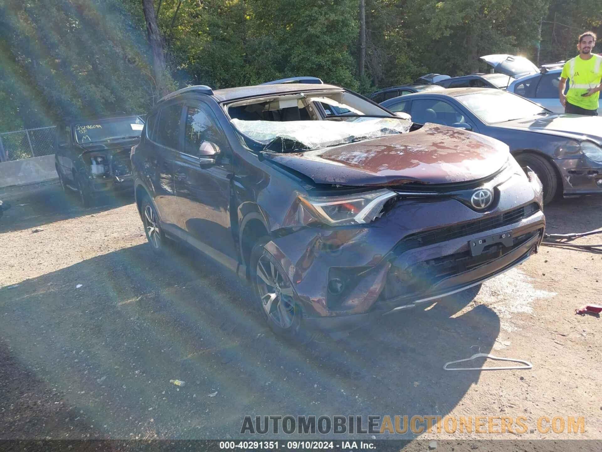 2T3WFREV7HW371035 TOYOTA RAV4 2017