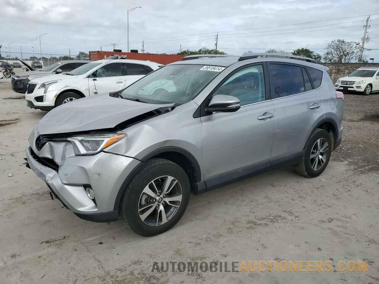 2T3WFREV7JW521330 TOYOTA RAV4 2018