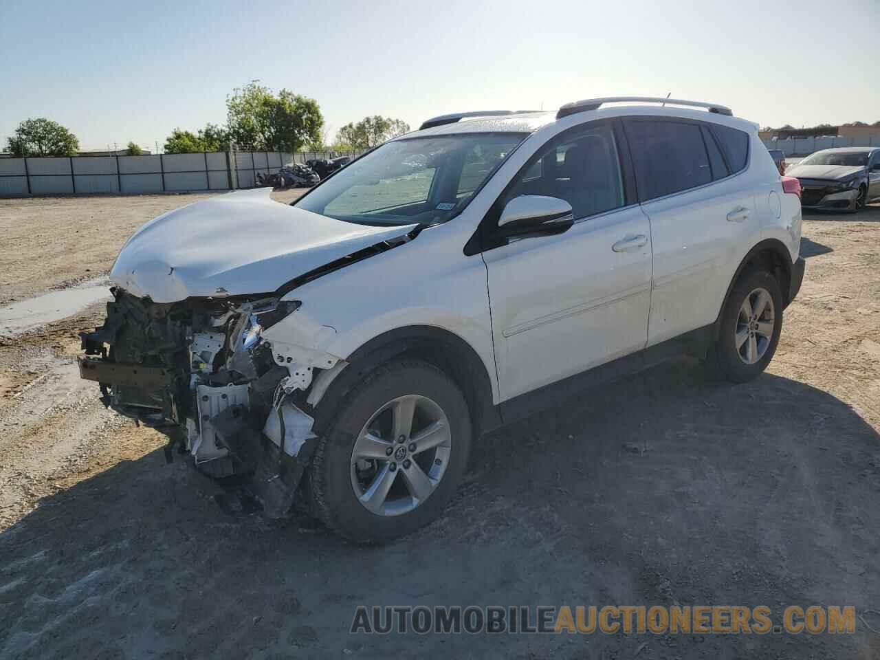 2T3WFREV8FW136365 TOYOTA RAV4 2015