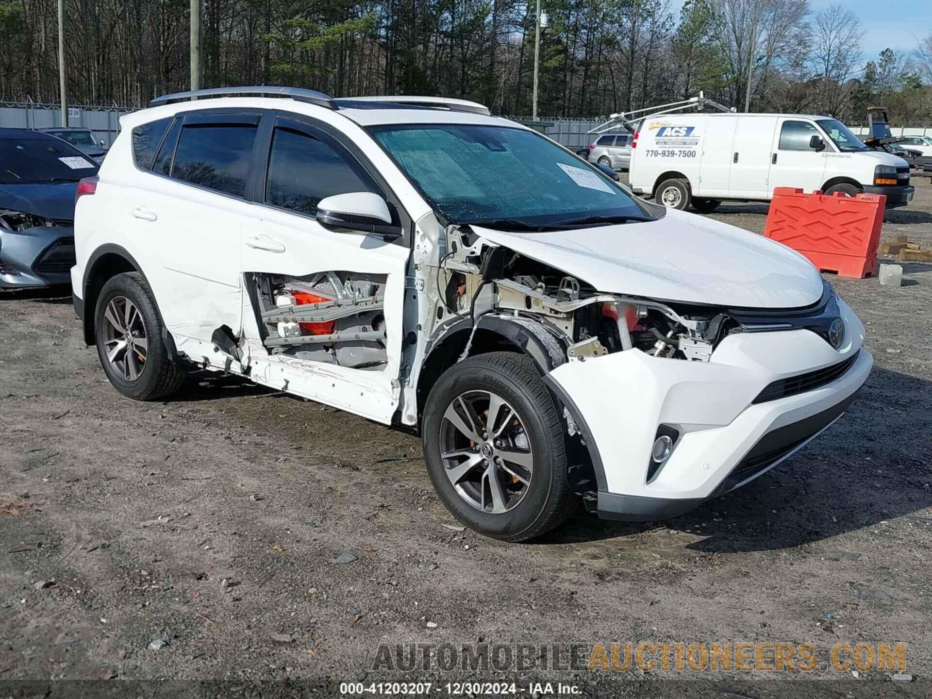 2T3WFREV8HW317906 TOYOTA RAV4 2017