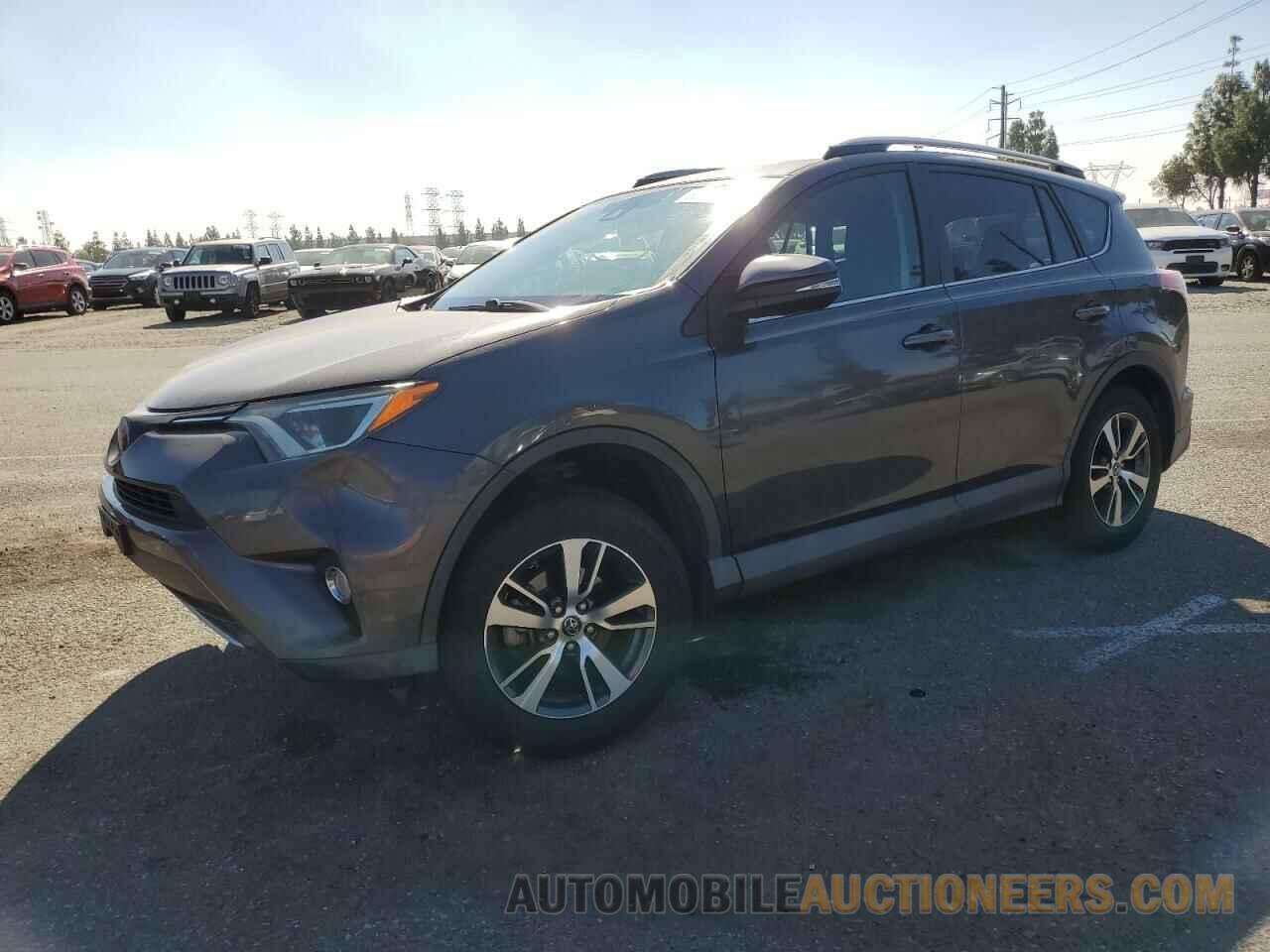 2T3WFREV8HW342336 TOYOTA RAV4 2017