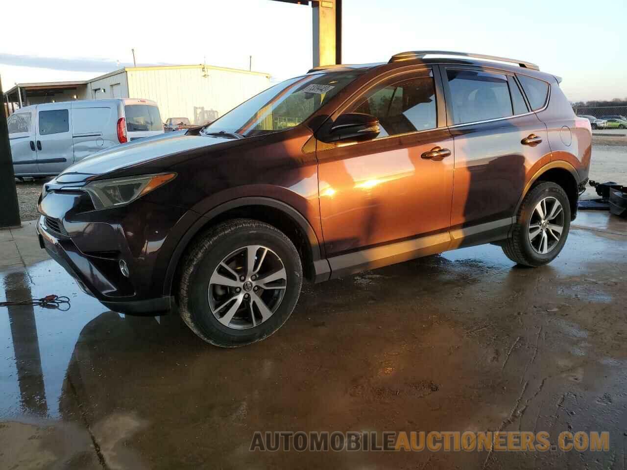 2T3WFREV8HW368712 TOYOTA RAV4 2017