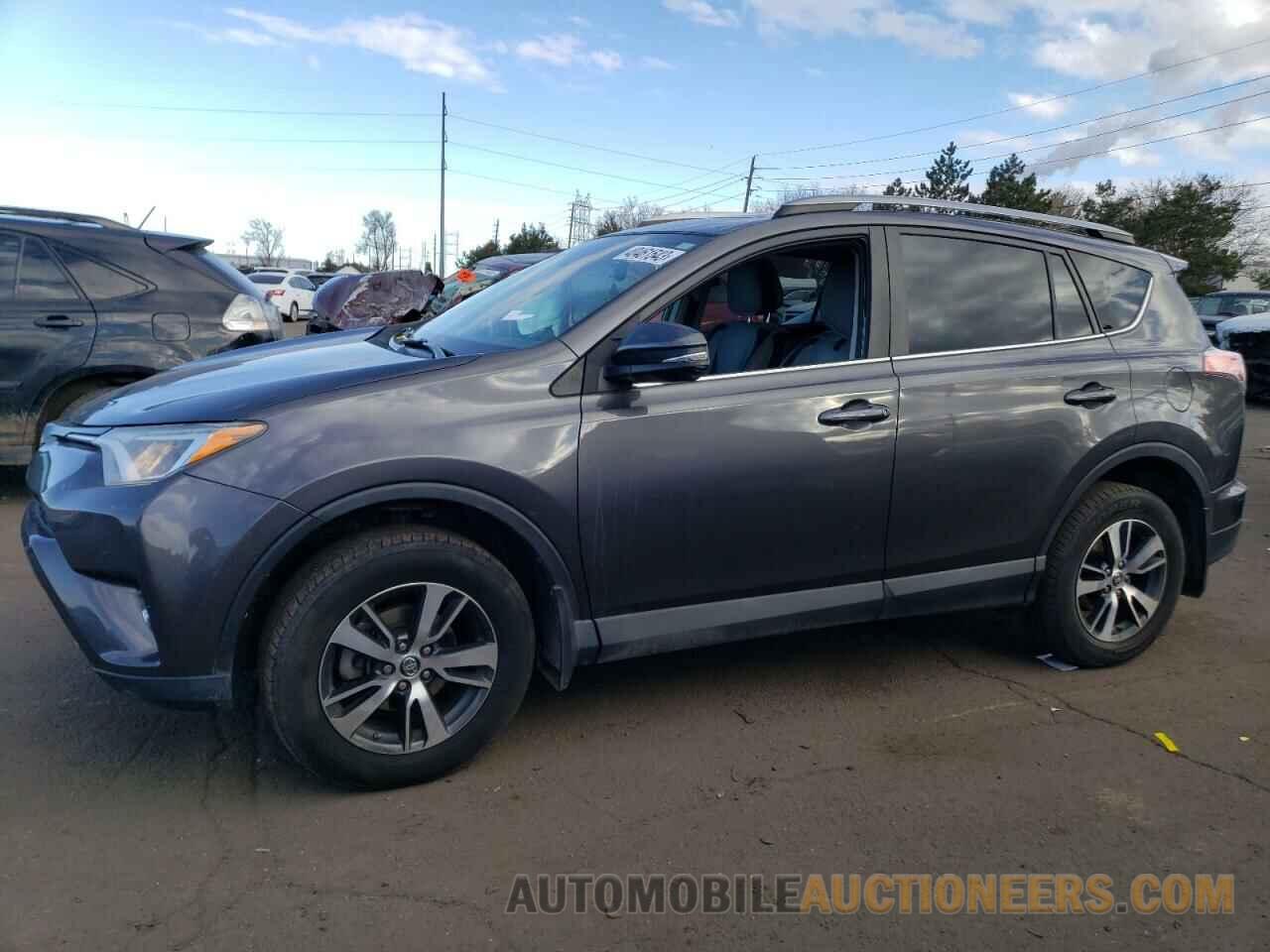 2T3WFREV8HW394260 TOYOTA RAV4 2017