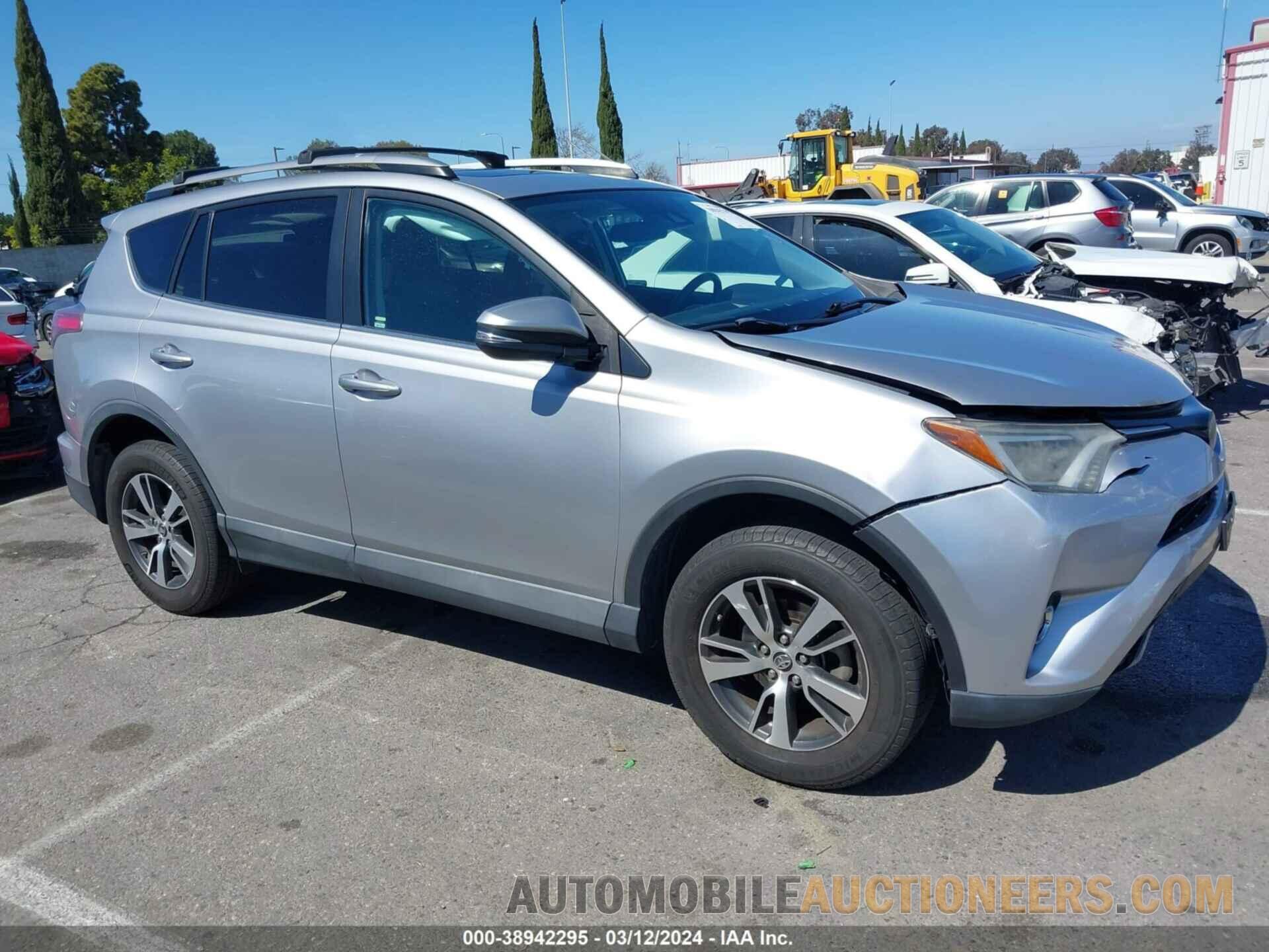 2T3WFREV9HW319048 TOYOTA RAV4 2017