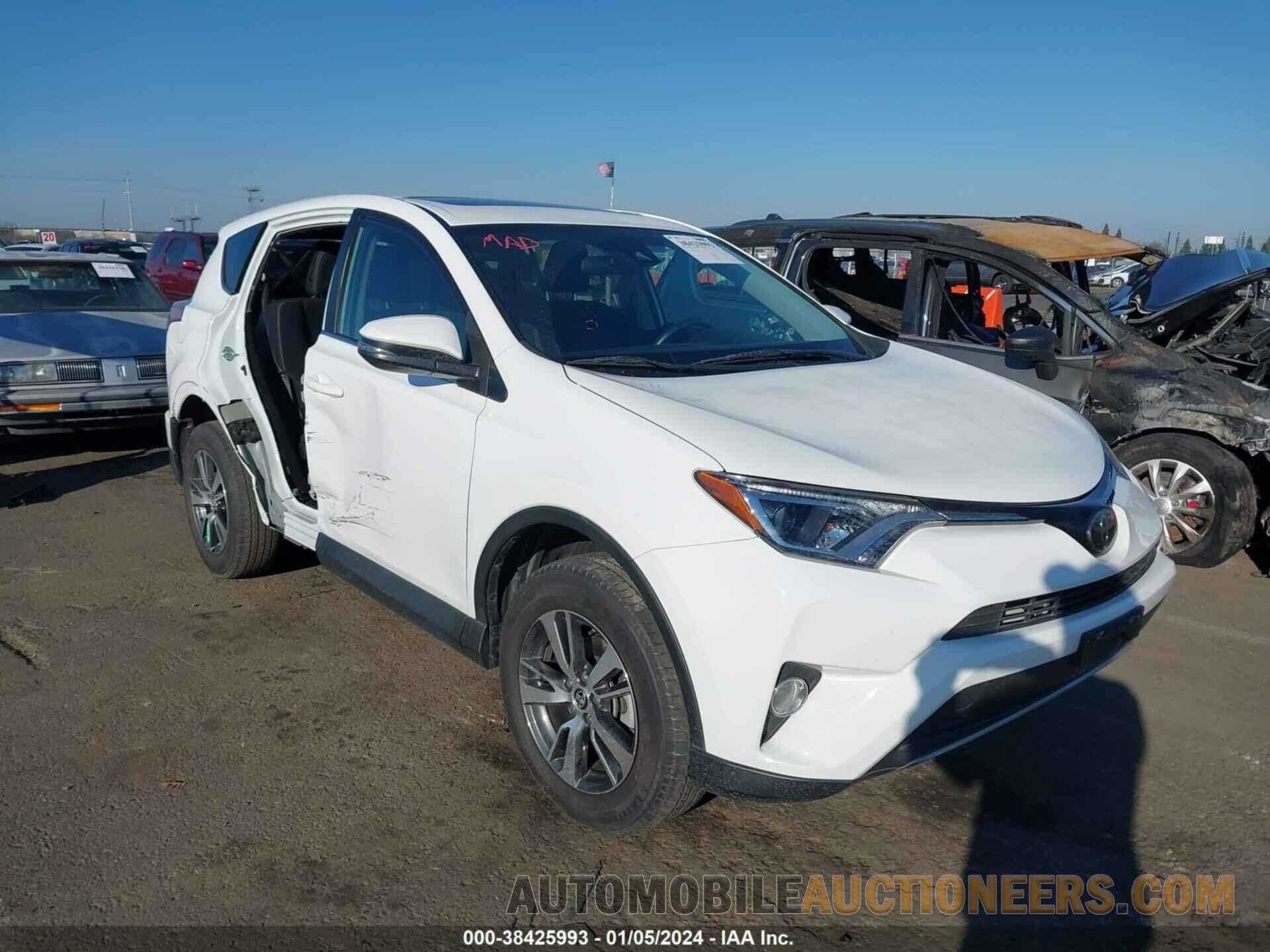 2T3WFREV9JW471482 TOYOTA RAV4 2018