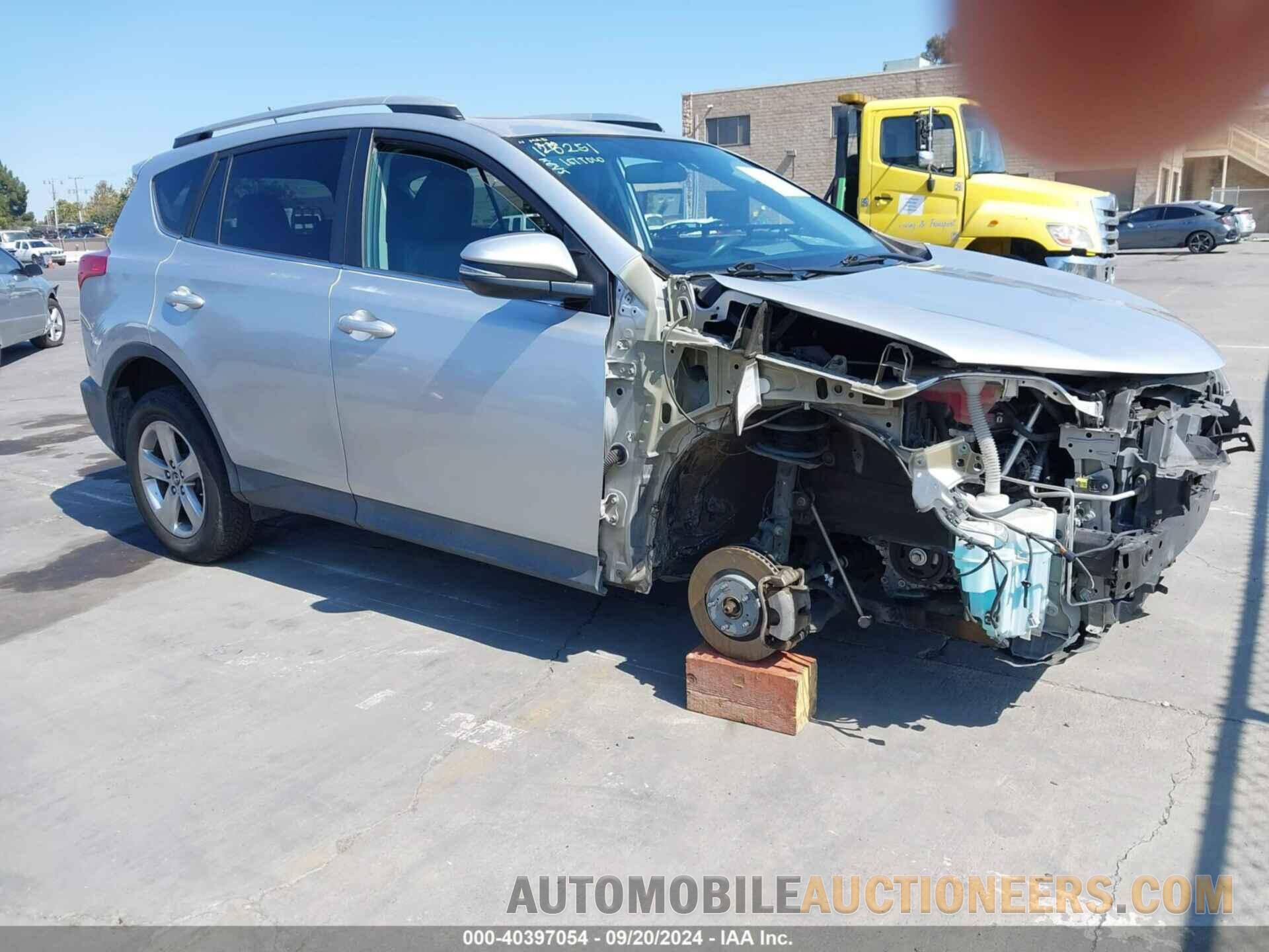 2T3WFREVXFW214211 TOYOTA RAV4 2015