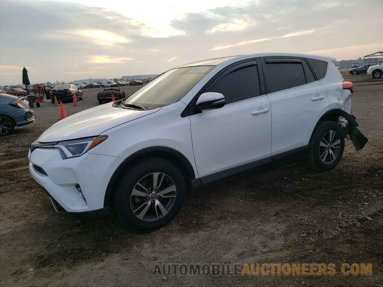 2T3WFREVXJW468915 TOYOTA RAV4 2018