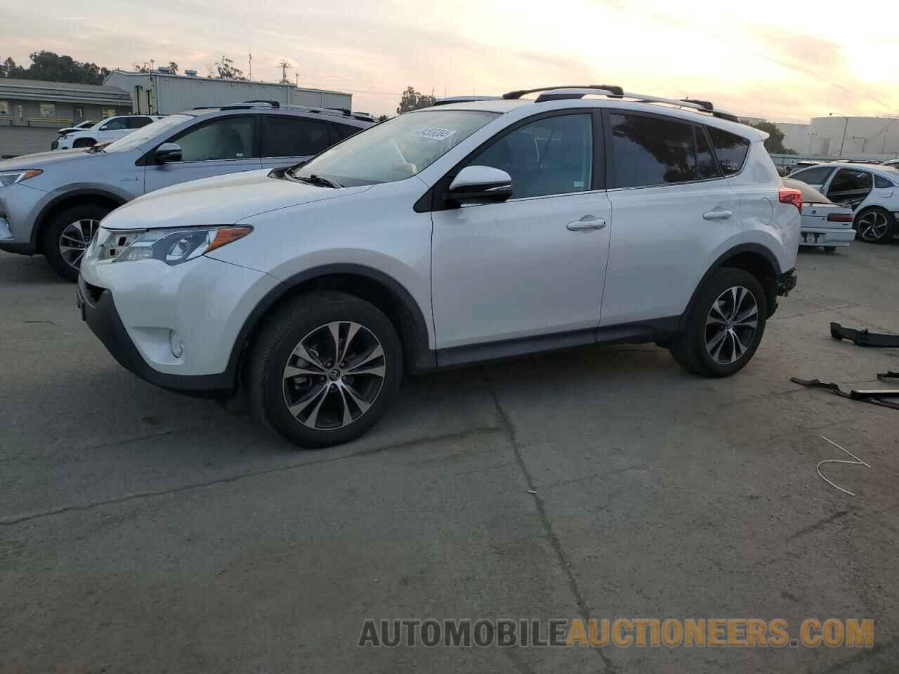 2T3YFREV4FW223382 TOYOTA RAV4 2015