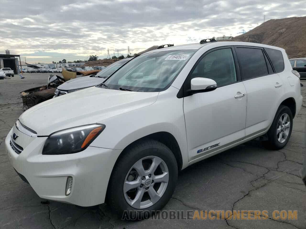 2T3YL4DV4EW003333 TOYOTA RAV4 2014