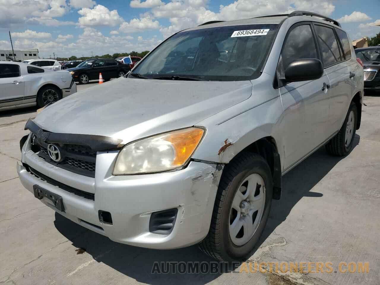 2T3ZF4DV5CW128785 TOYOTA RAV4 2018