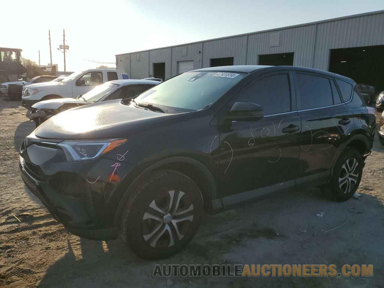 2T3ZFREV1JW444824 TOYOTA RAV4 2018