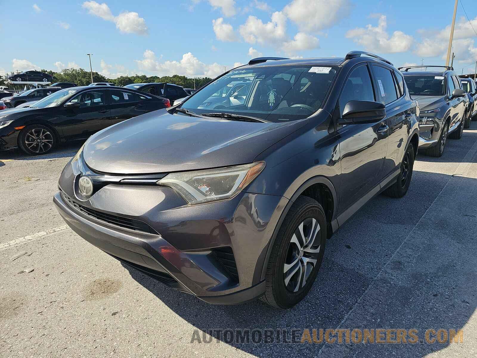 2T3ZFREV4HW369014 Toyota RAV4 2017