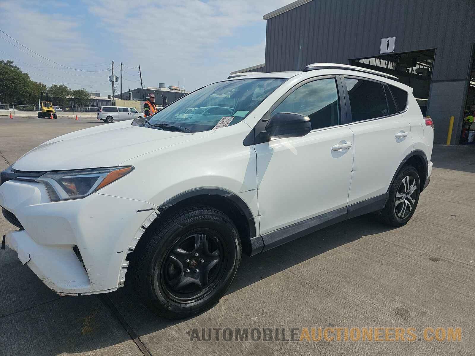 2T3ZFREV6HW371167 Toyota RAV4 2017