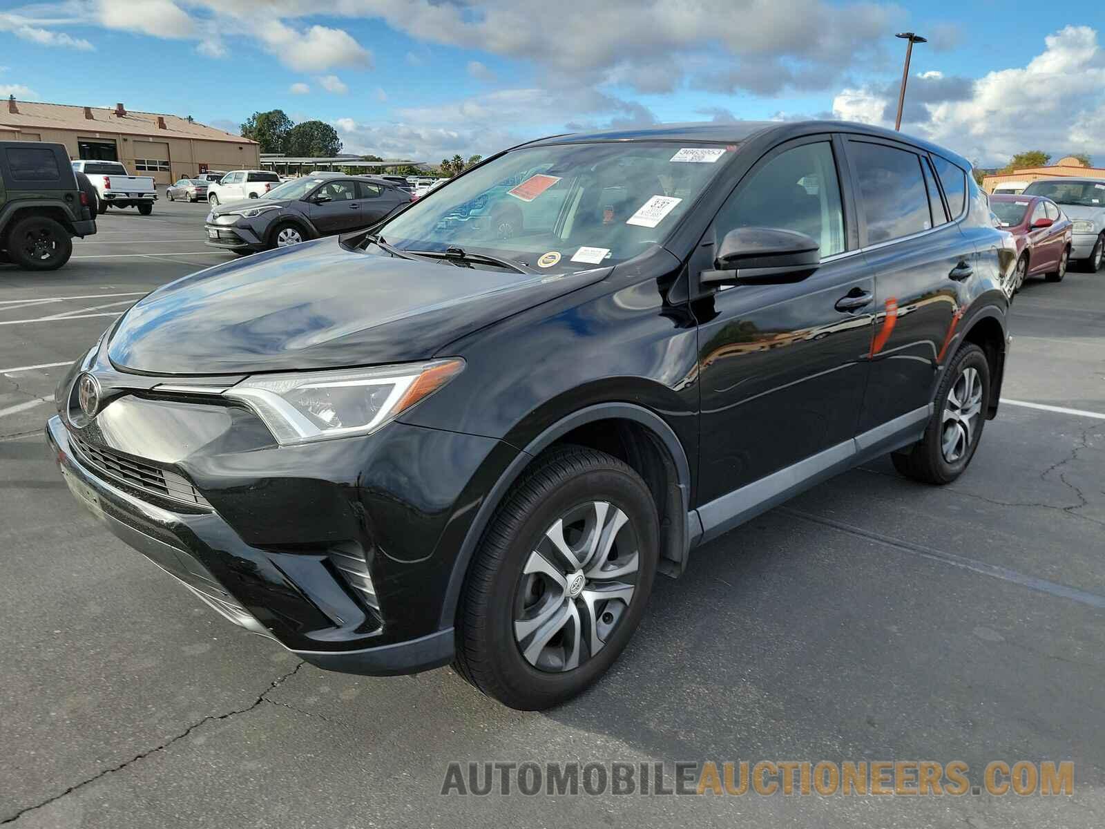 2T3ZFREVXJW519052 Toyota RAV4 2018