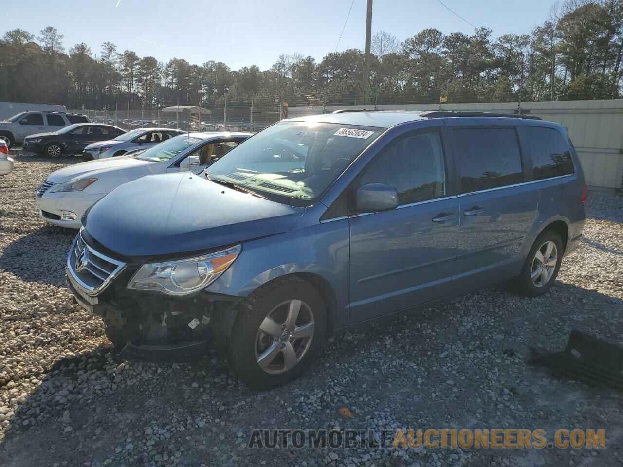 2V4RW3DG0BR767120 VOLKSWAGEN ROUTAN 2011