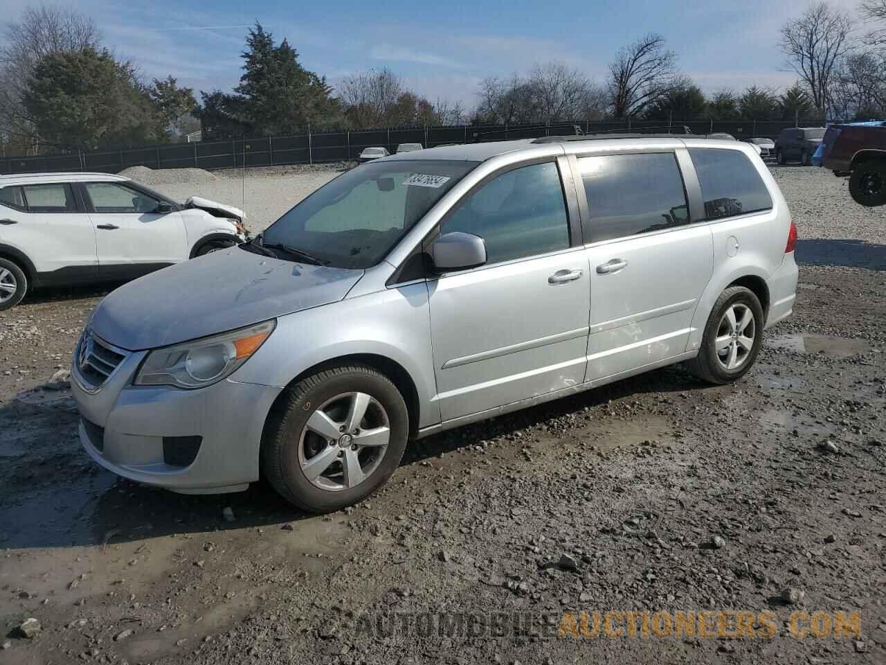 2V4RW3DG1BR717391 VOLKSWAGEN ROUTAN 2011