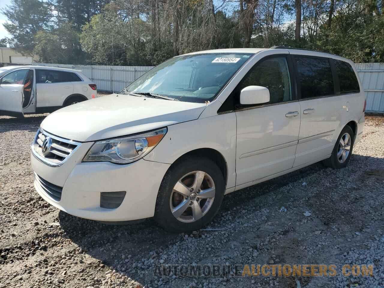 2V4RW3DG7BR668388 VOLKSWAGEN ROUTAN 2011