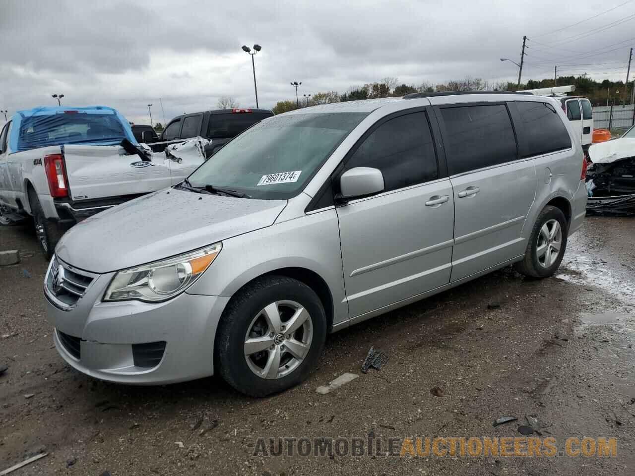 2V4RW3DG9BR804746 VOLKSWAGEN ROUTAN 2011