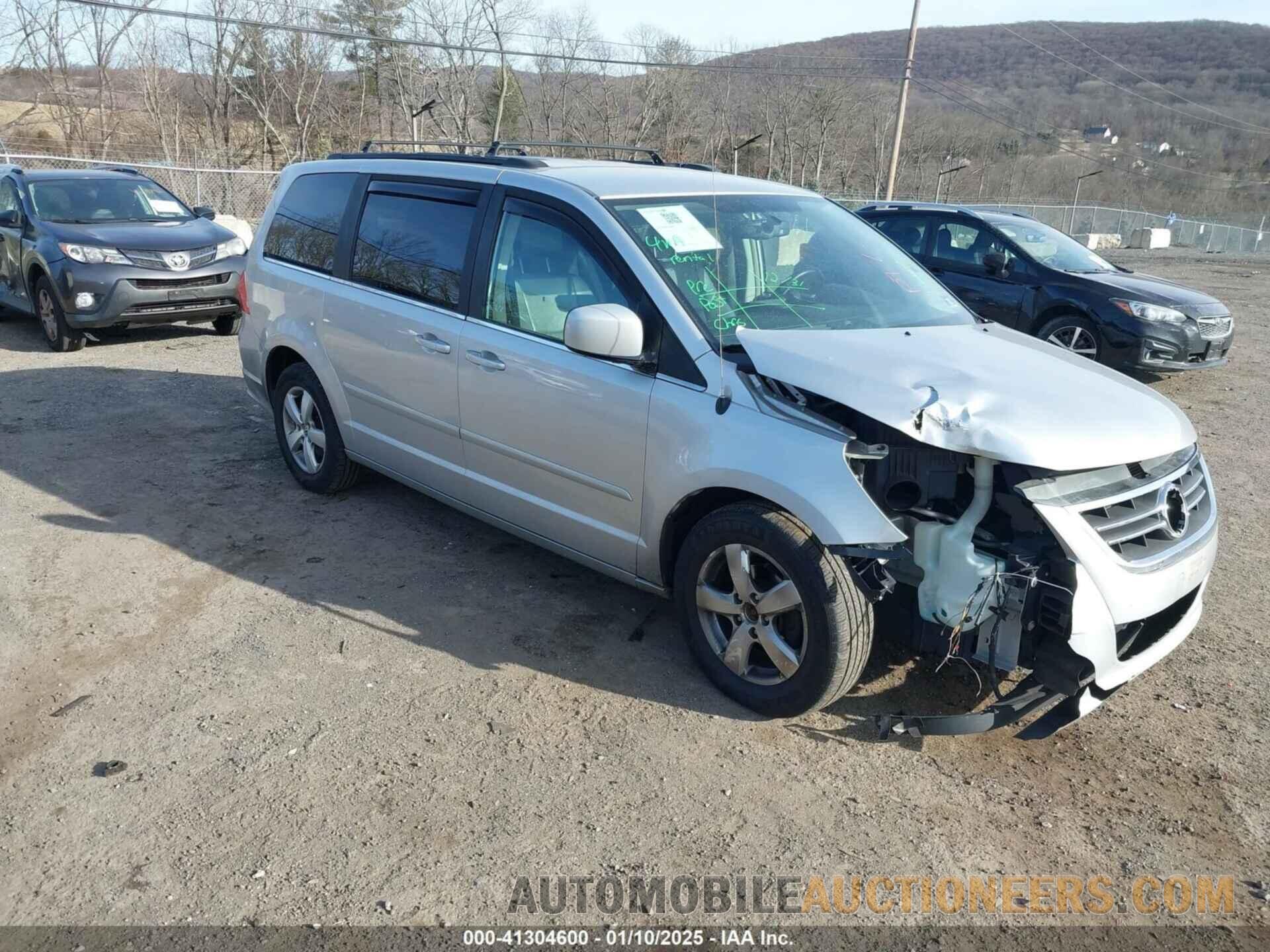 2V4RW3DGXBR695438 VOLKSWAGEN ROUTAN 2011