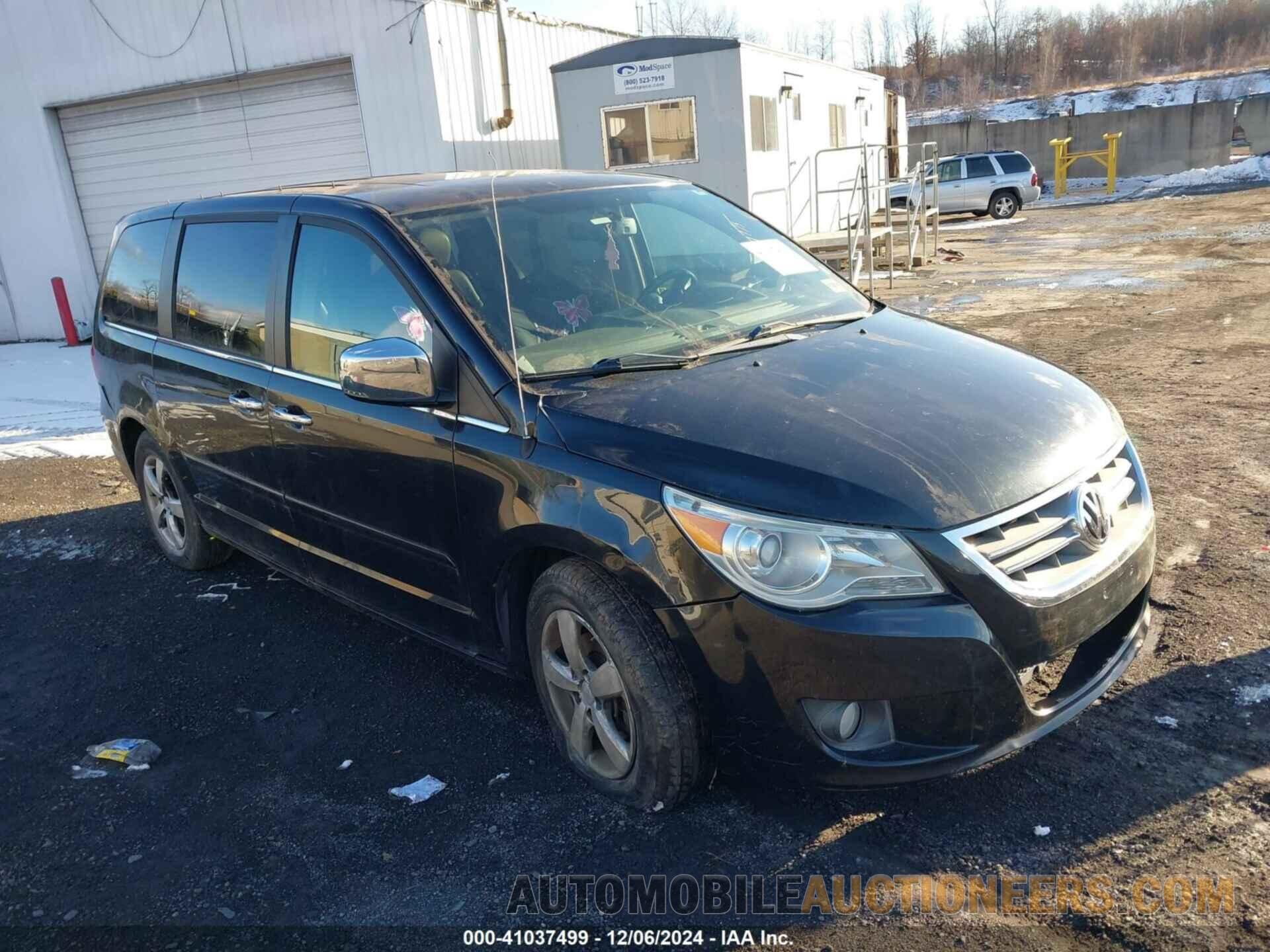 2V4RW6DG3BR645790 VOLKSWAGEN ROUTAN 2011