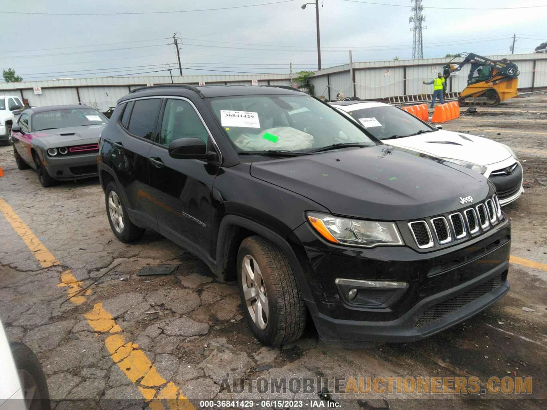 3C4NJCBBXJT468874 JEEP COMPASS 2018