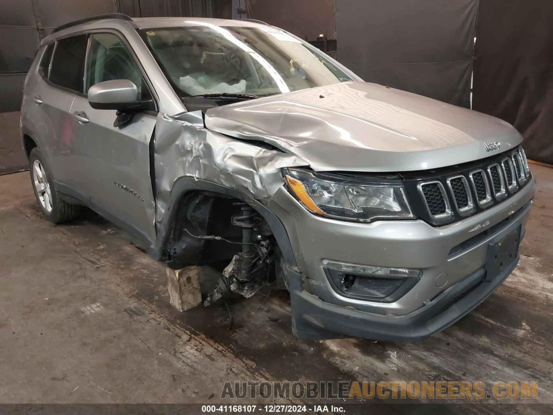 3C4NJDBB2JT423563 JEEP COMPASS 2018