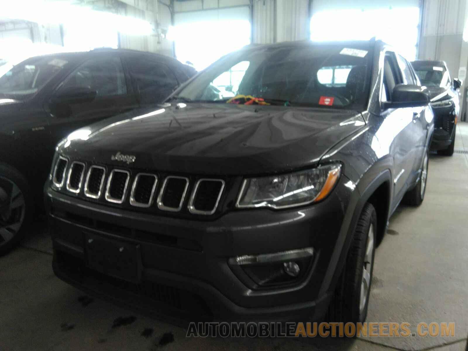 3C4NJDBB9JT233002 Jeep Compass 2018