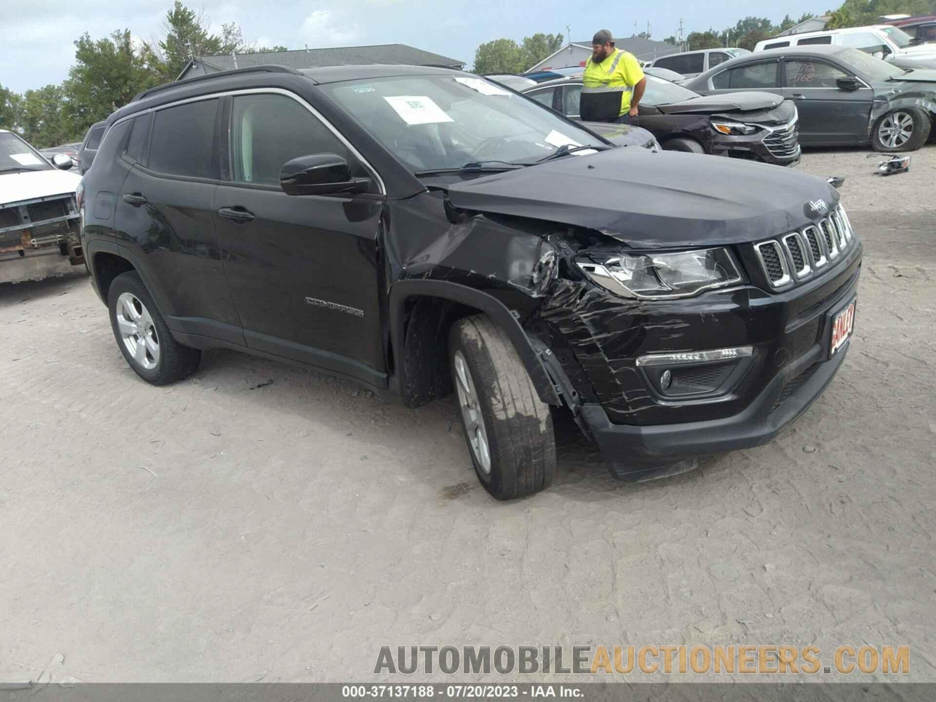 3C4NJDBB9JT418568 JEEP COMPASS 2018