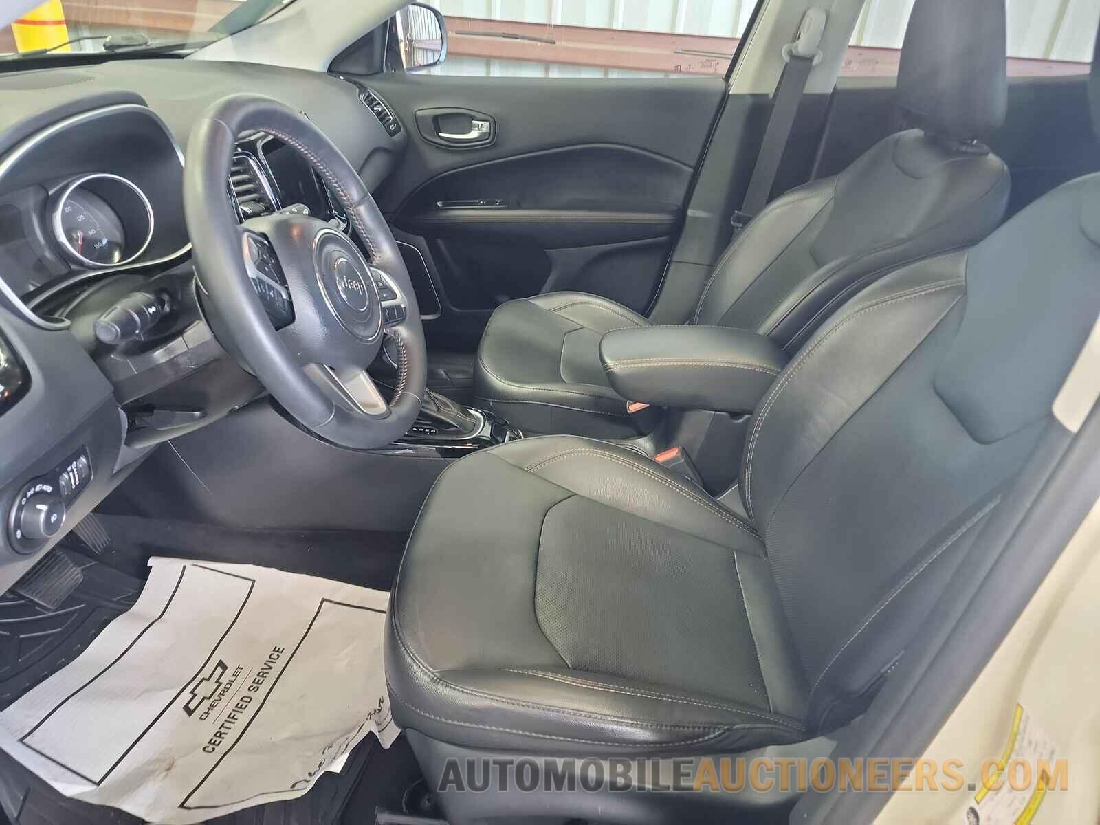 3C4NJDCB2KT673627 Jeep Compass 2019