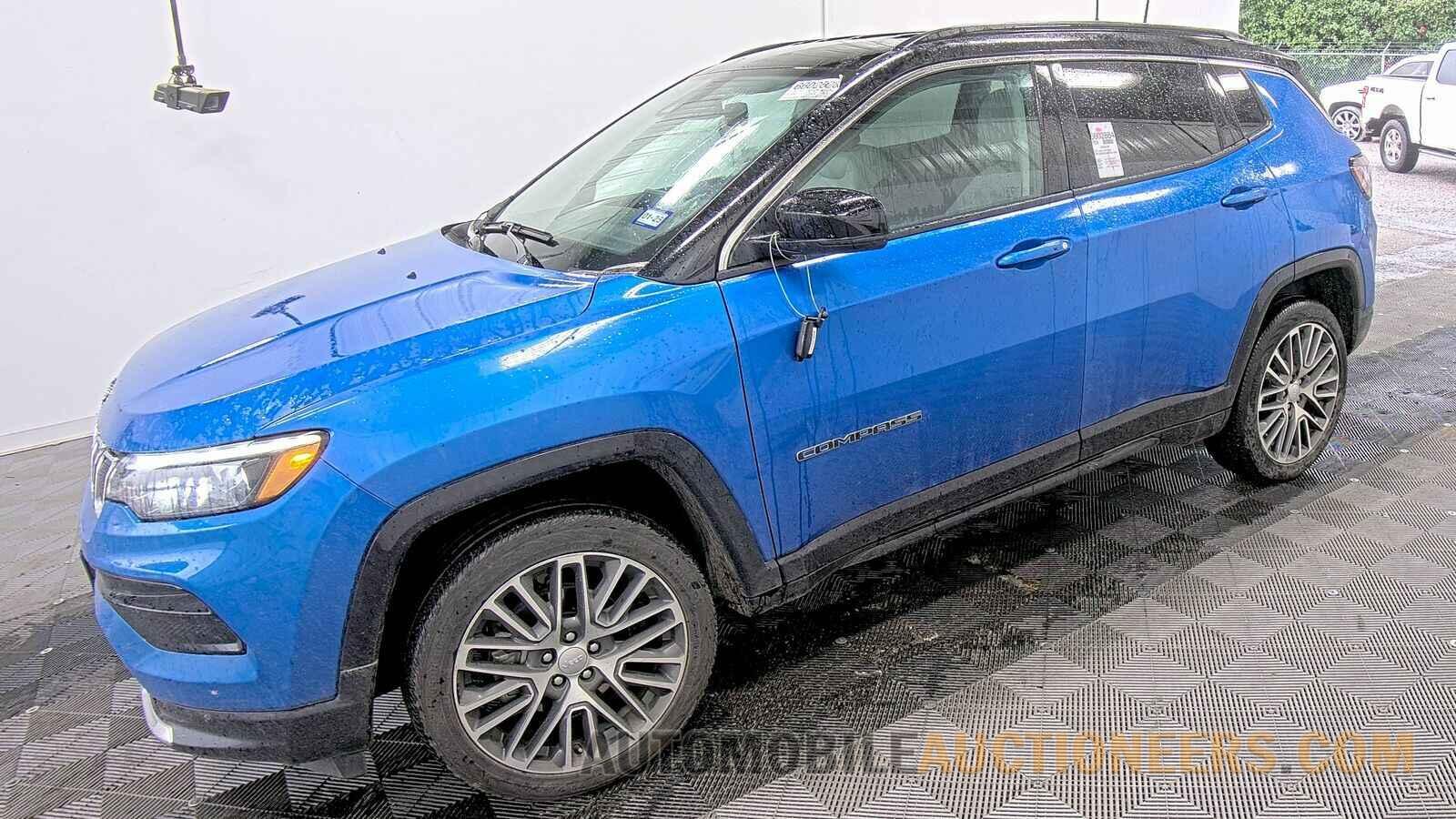 3C4NJDCB9NT211666 Jeep Compass 2022