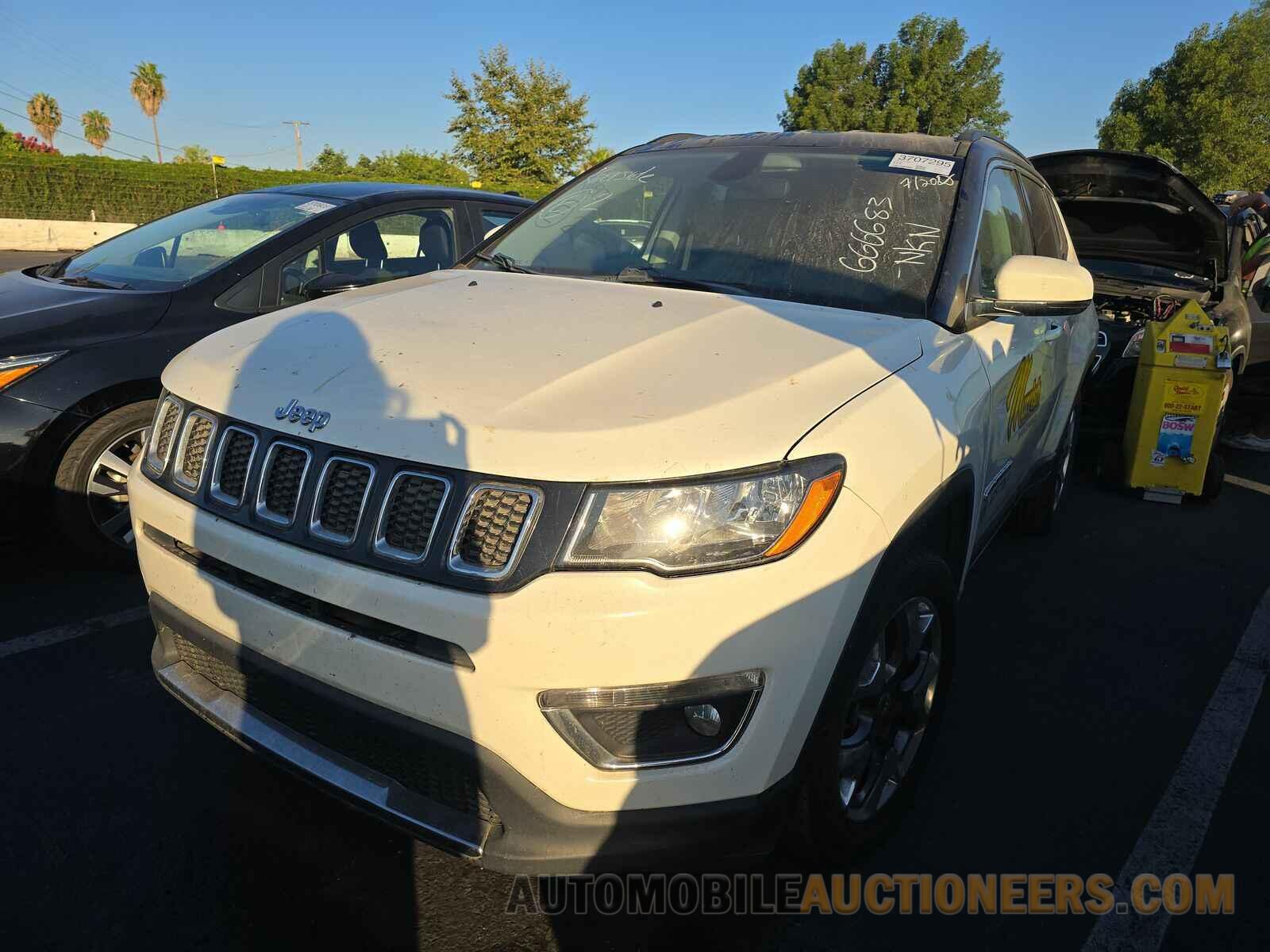 3C4NJDCBXKT666683 Jeep Compass 2019