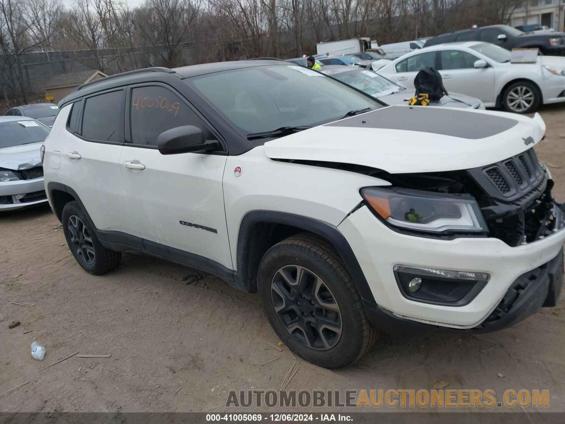 3C4NJDDB0KT729501 JEEP COMPASS 2019