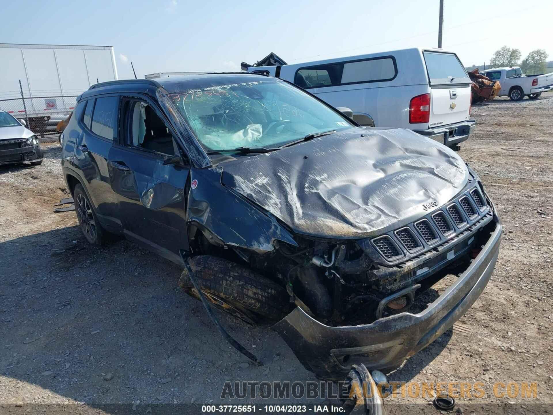 3C4NJDDB1JT481094 JEEP COMPASS 2018