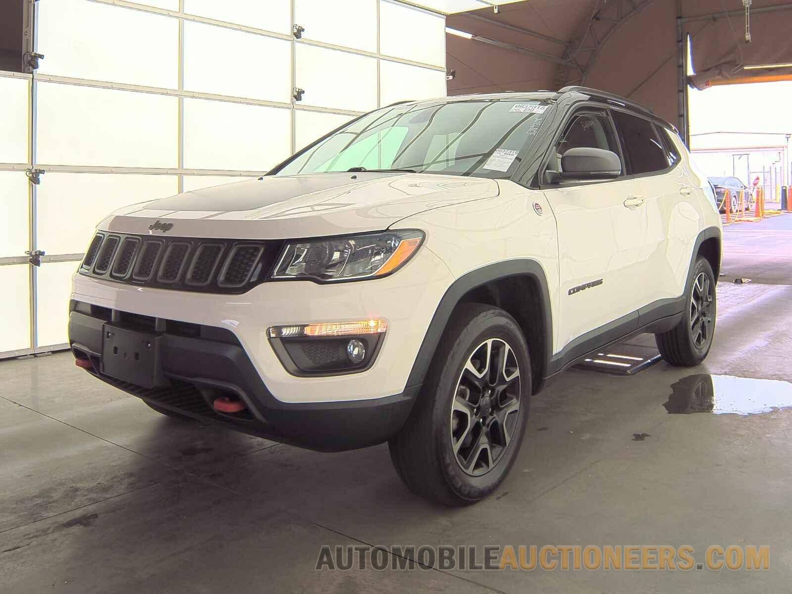 3C4NJDDB1KT748008 Jeep Compass 2019