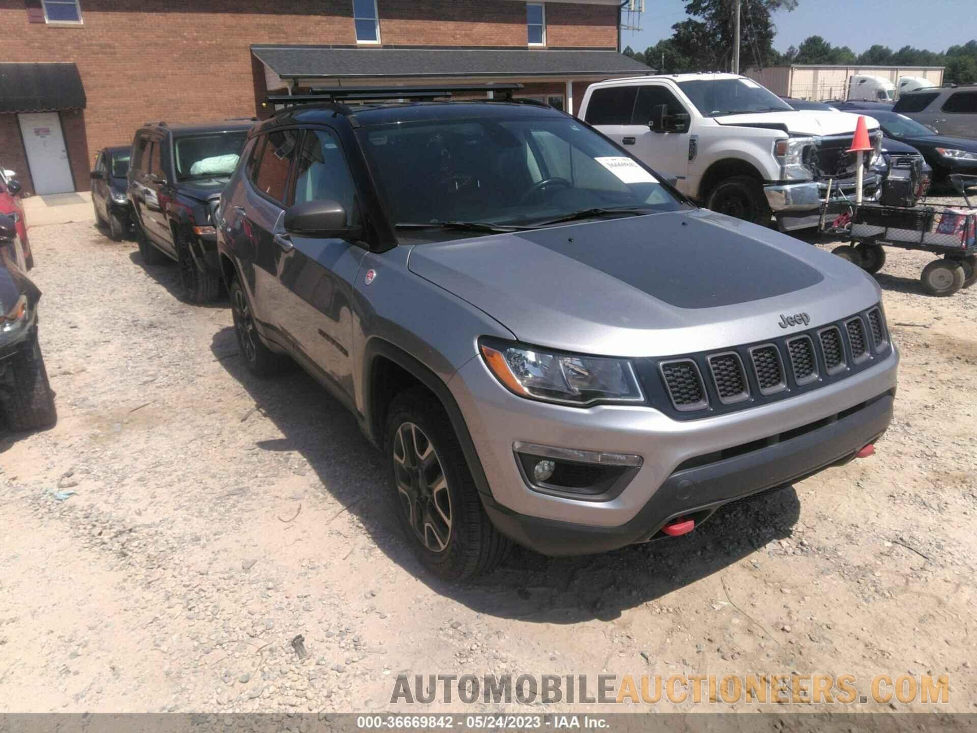 3C4NJDDB3KT619414 JEEP COMPASS 2019