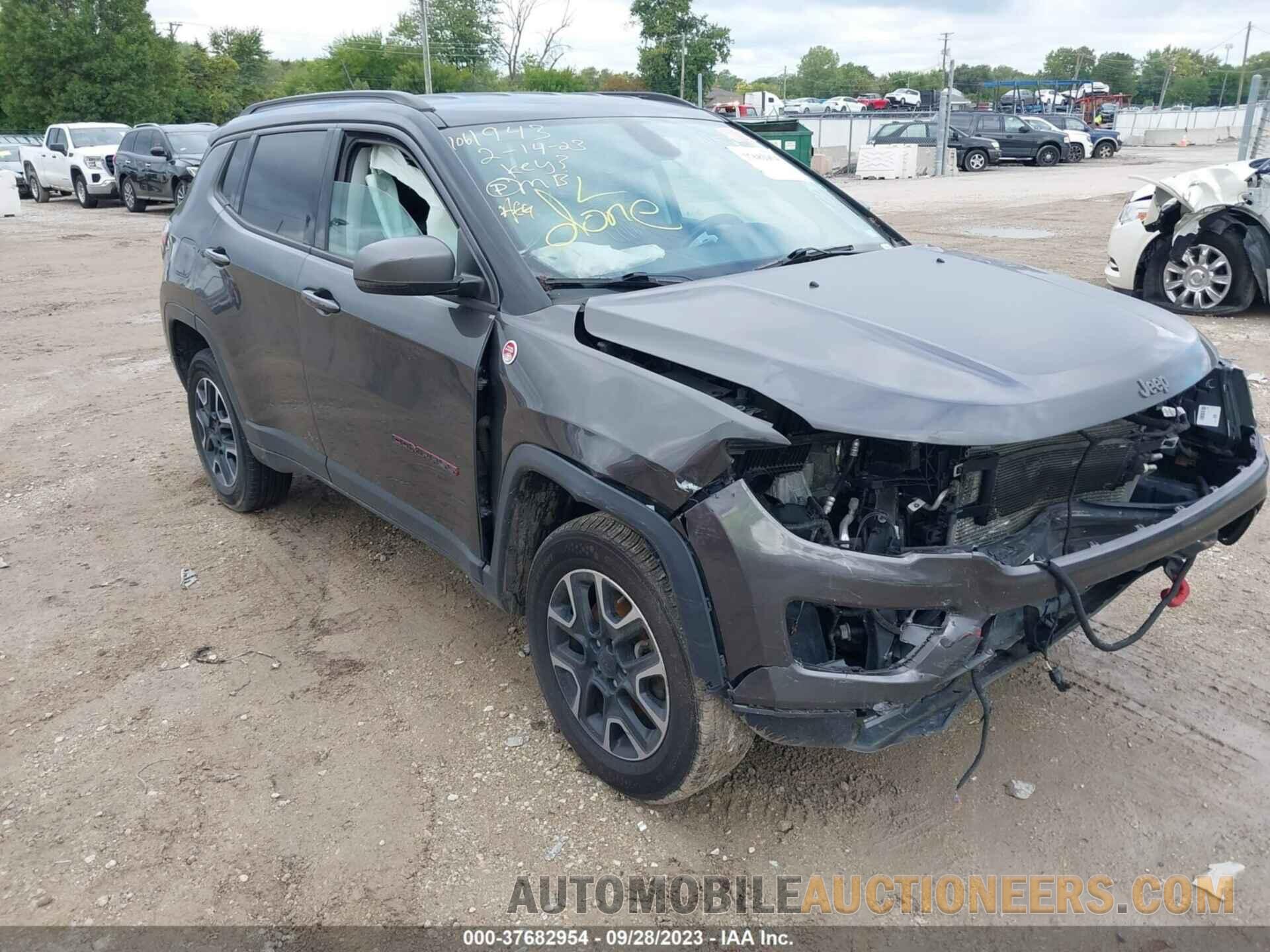 3C4NJDDB3KT739617 JEEP COMPASS 2019