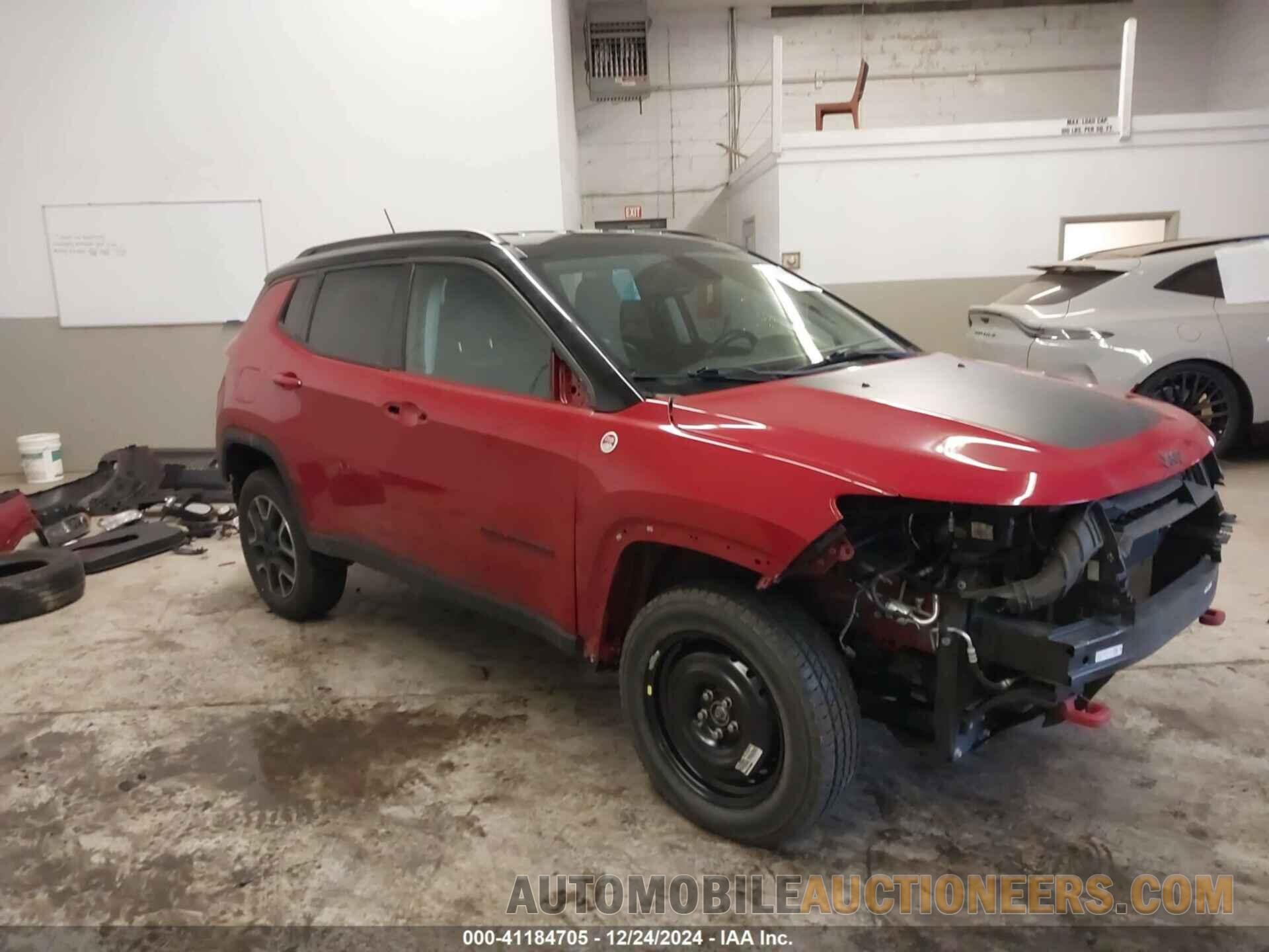 3C4NJDDB4KT702804 JEEP COMPASS 2019