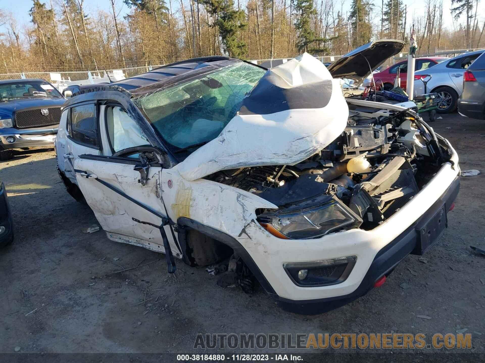 3C4NJDDB5KT739795 JEEP COMPASS 2019