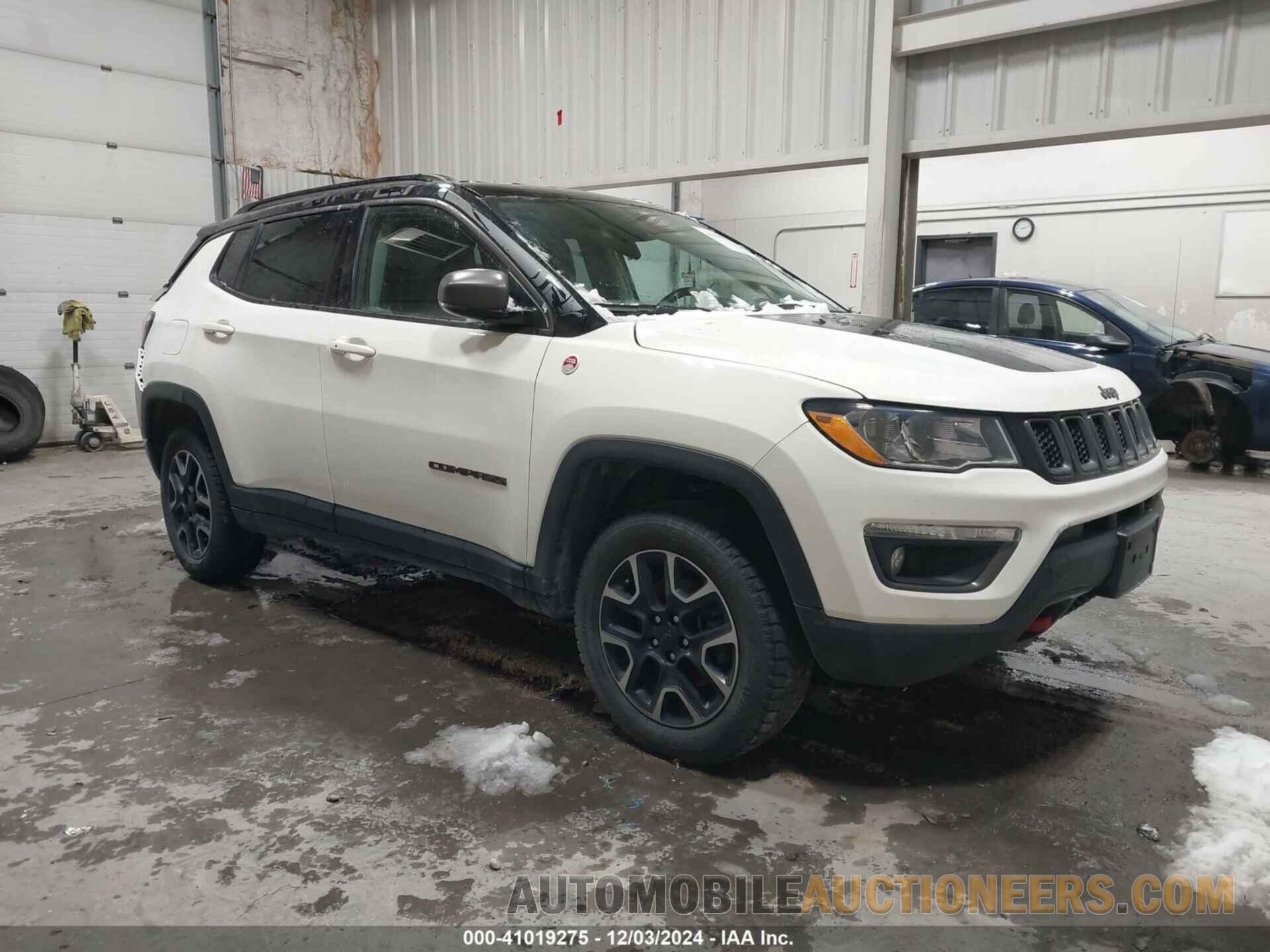 3C4NJDDB8KT601944 JEEP COMPASS 2019