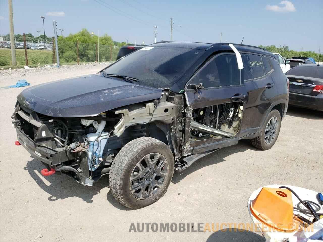 3C4NJDDB8KT733098 JEEP COMPASS 2019