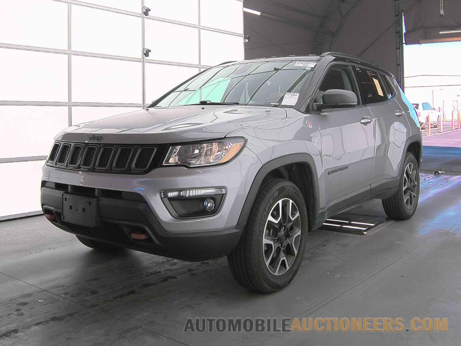 3C4NJDDB9KT739895 Jeep Compass 2019