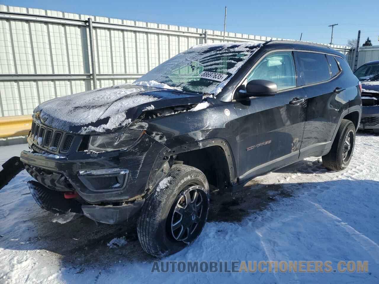 3C4NJDDBXJT130698 JEEP COMPASS 2018