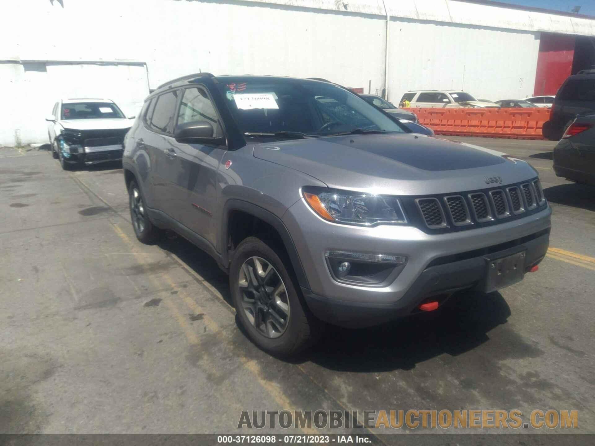 3C4NJDDBXJT207599 JEEP COMPASS 2018